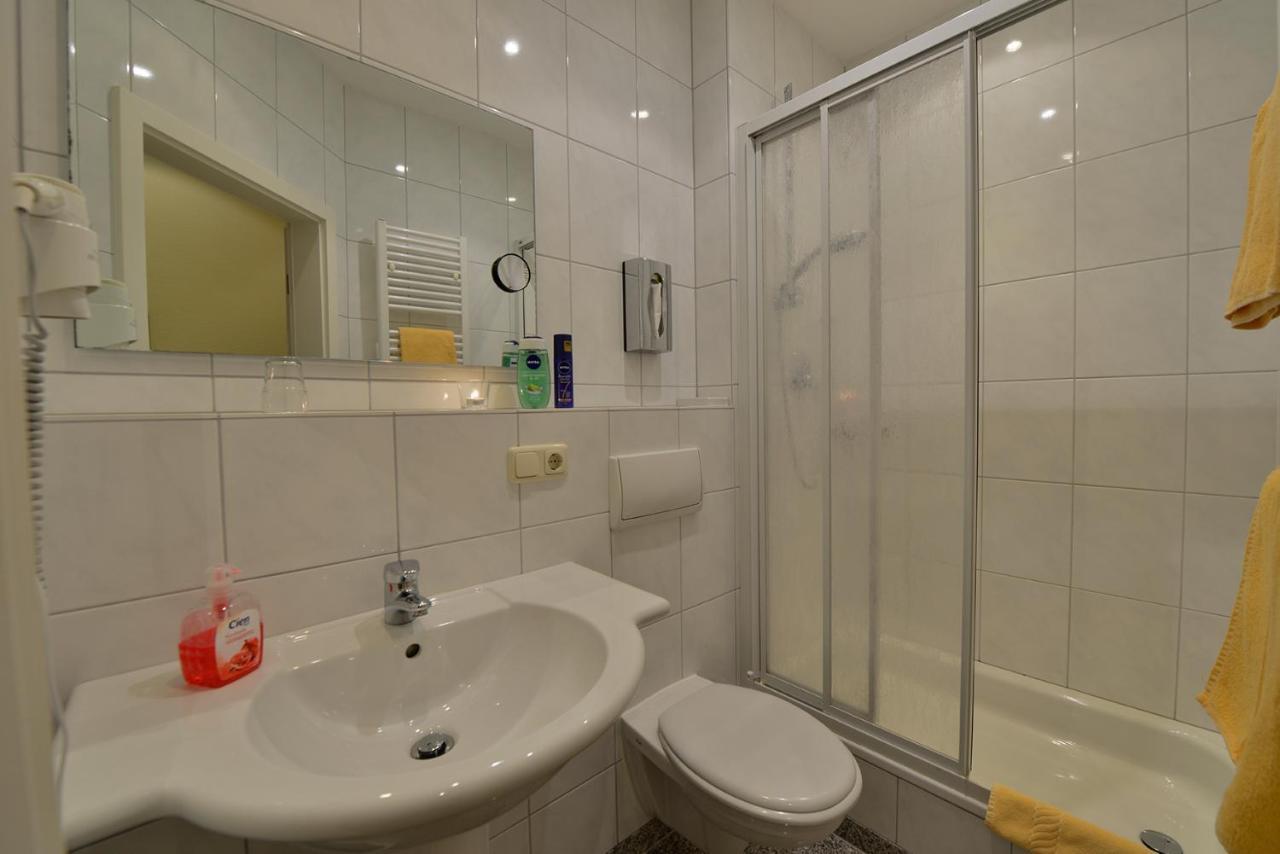 Bb Haus Neugebauer Garni Hotel Geisenheim Buitenkant foto