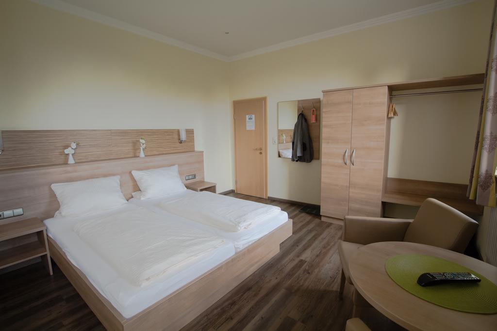 Bb Haus Neugebauer Garni Hotel Geisenheim Buitenkant foto