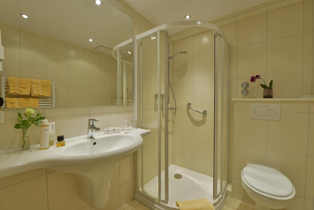 Bb Haus Neugebauer Garni Hotel Geisenheim Buitenkant foto
