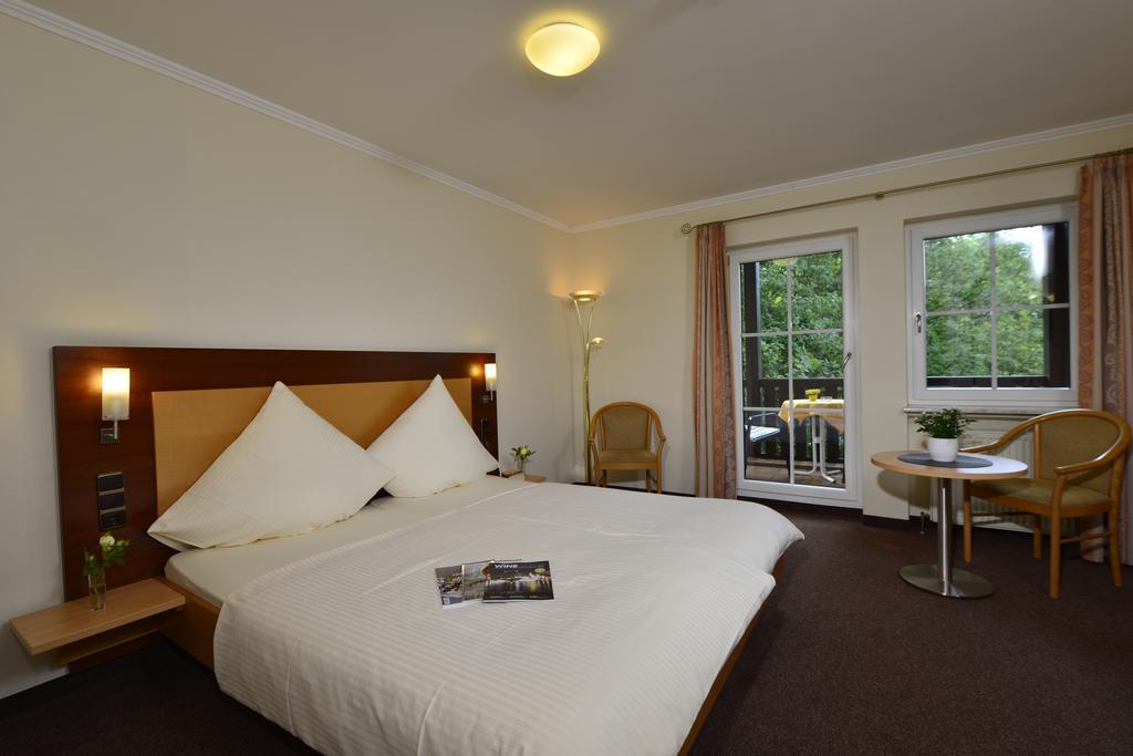 Bb Haus Neugebauer Garni Hotel Geisenheim Buitenkant foto